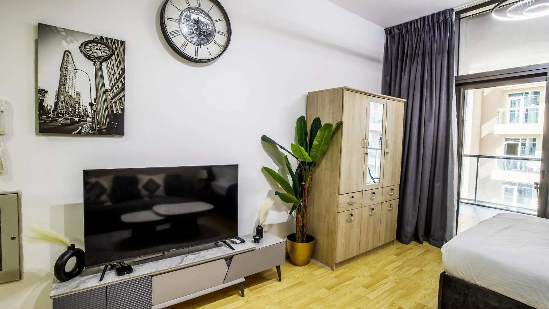 Upscale Studio In Binghatti Apartments, Dso Dubai 0*,