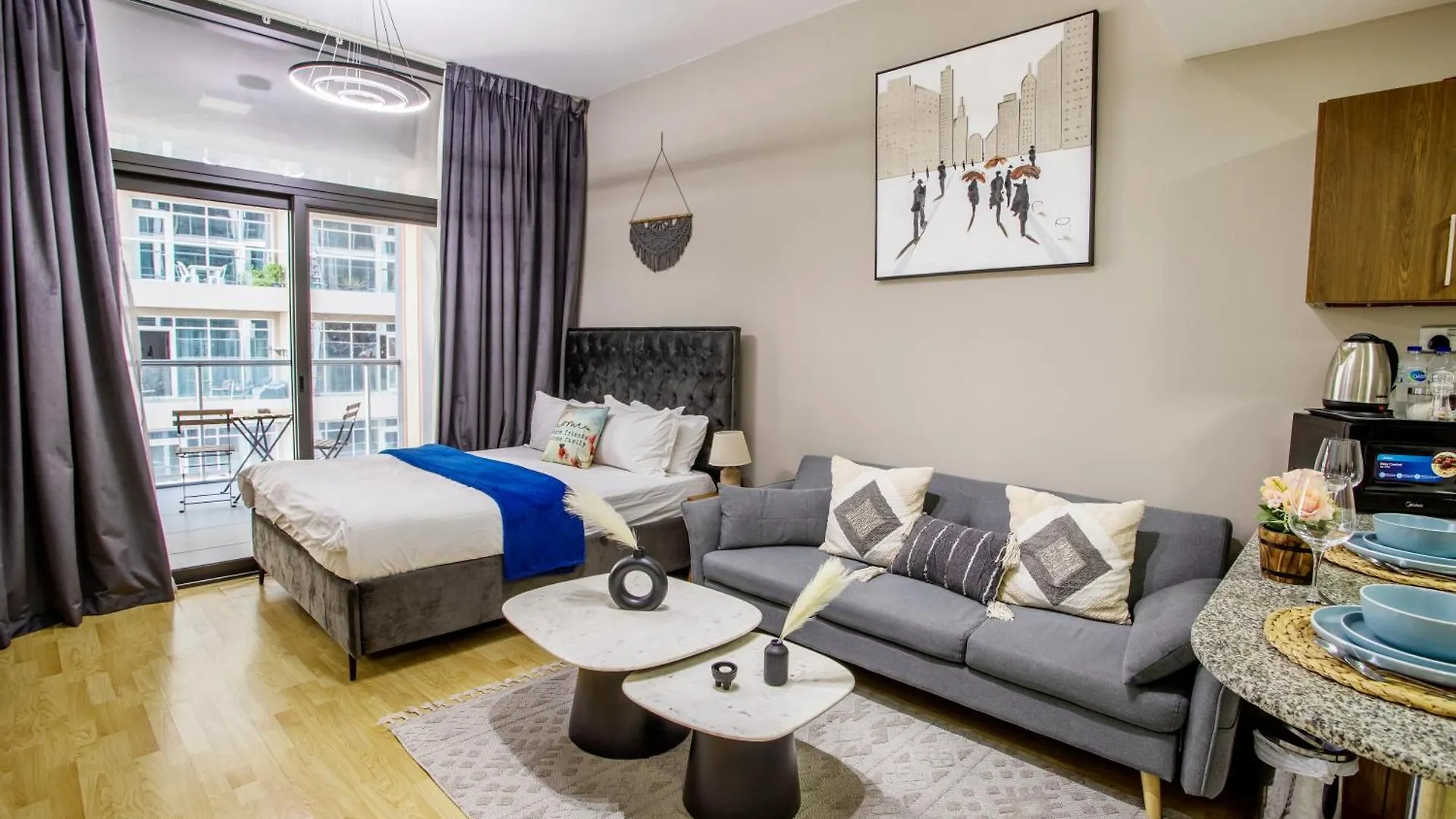 Apartment Upscale Studio In Binghatti Apartments, Dso Dubai
